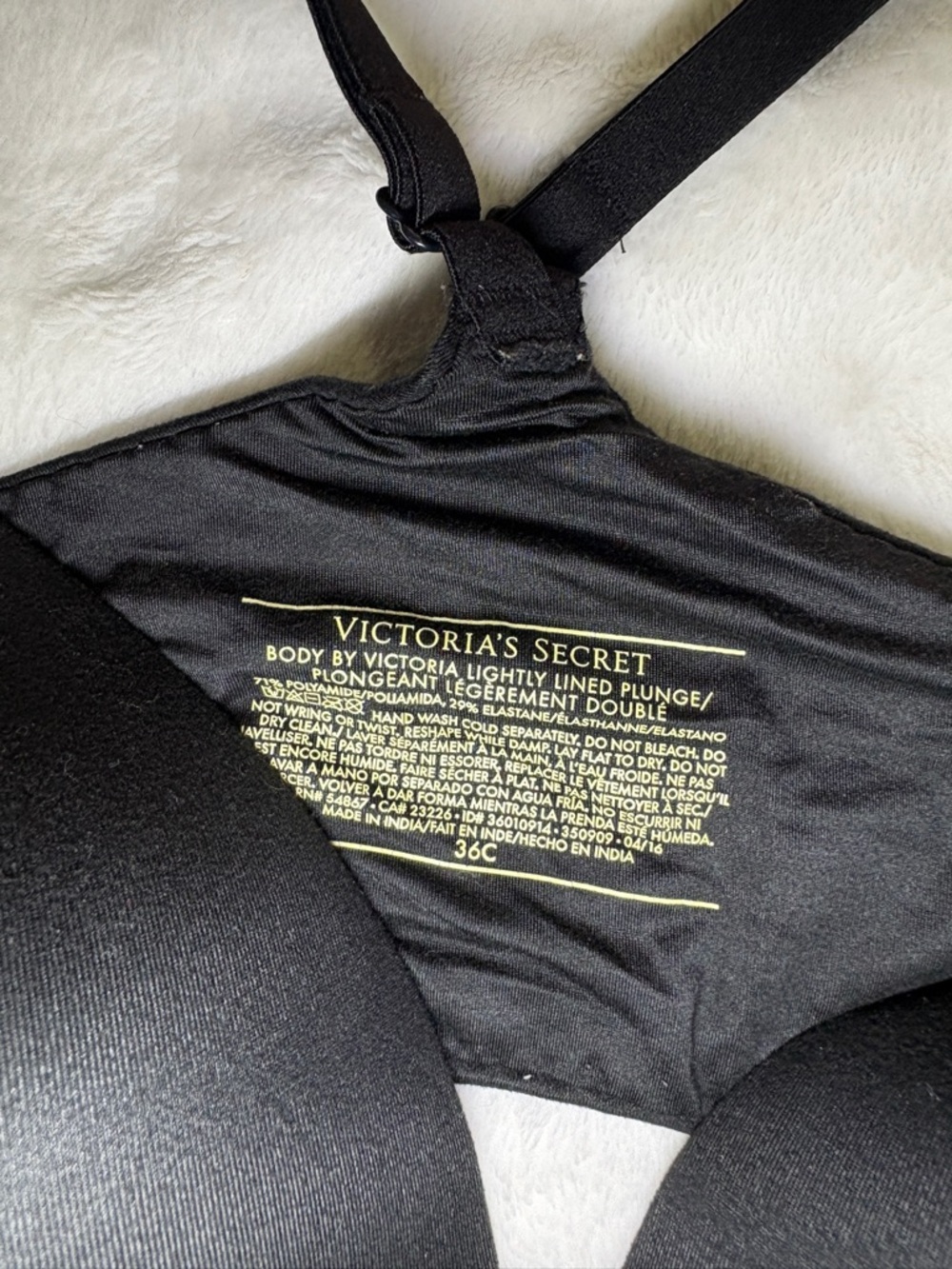 Victoria's Secret Black Wireless Contour Bra - Picture 3 of 3